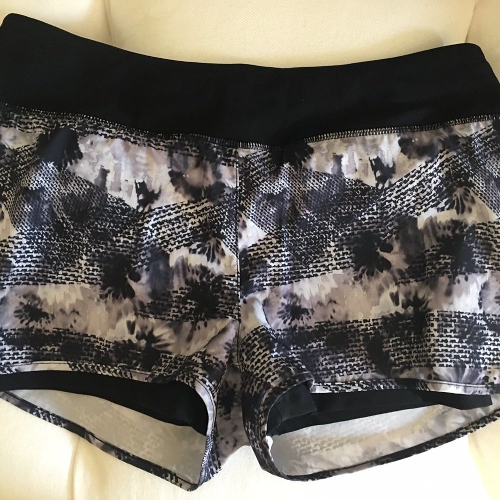 Women's athletic shorts with lining by MPG